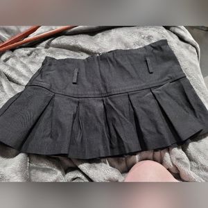 Pleated mini skirt with belt loops small